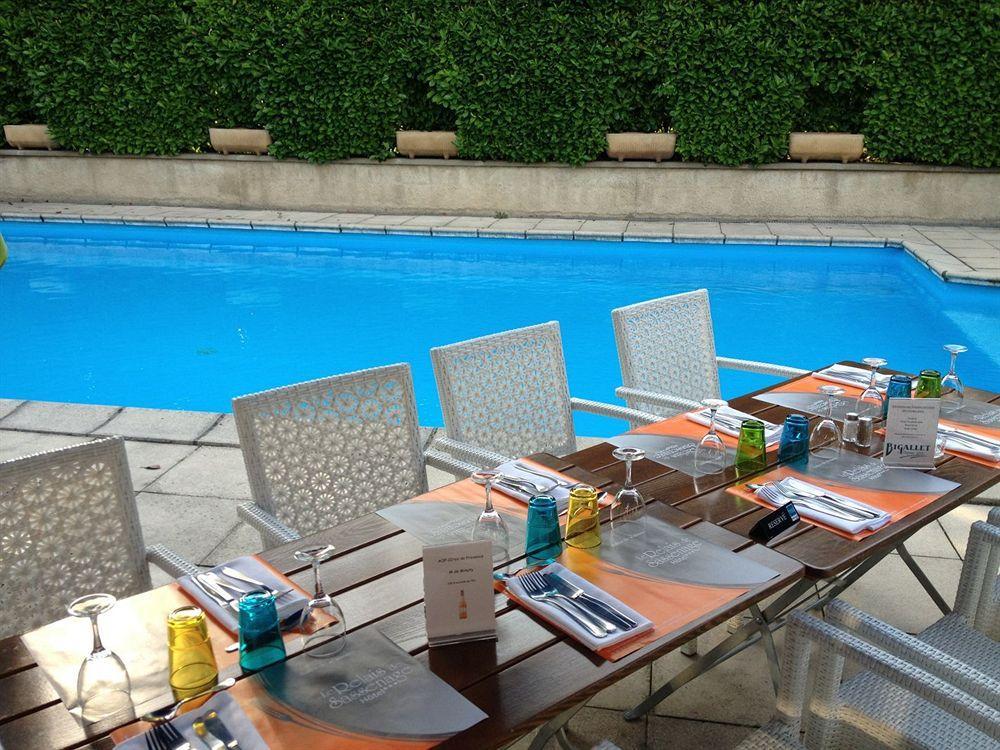 Hotel Logis Le Relais De Sassenage Exterior foto